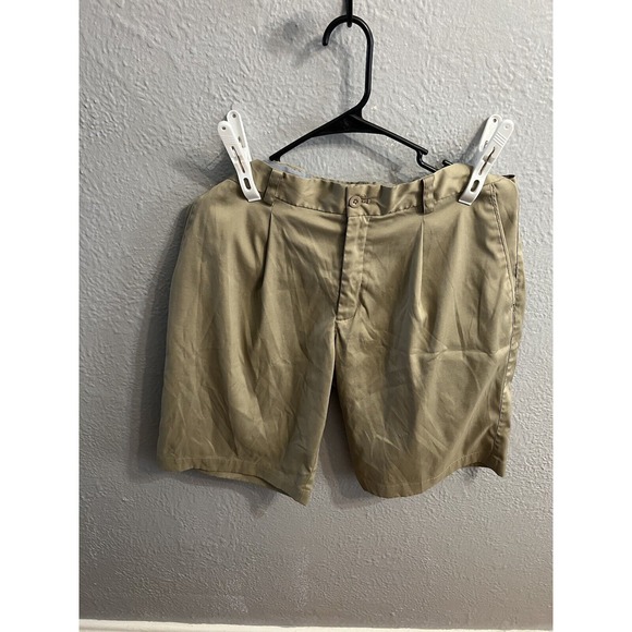 Nike Other - Nike Men's‎ Beige Khaki Pleated  Front Golf Shorts Size 32 Inseam 10.5Inches